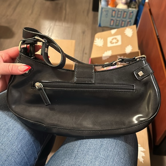 GUESS Purse - Picture 2 of 2